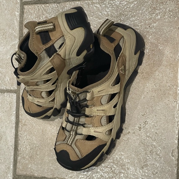 Cabela’s Men/Women’s Running Walking Hiking Shoey - Picture 2 of 10